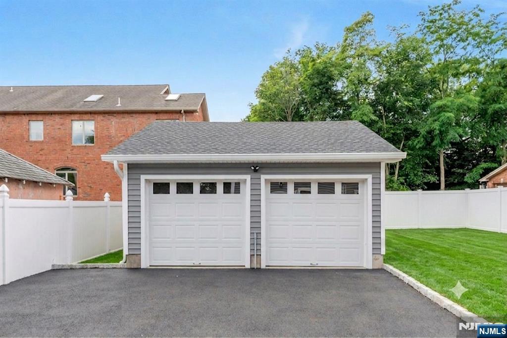179 Washington Avenue — photo 46