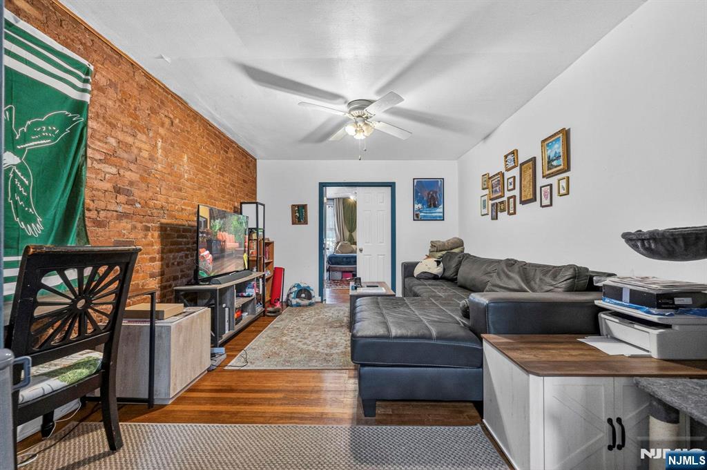 303 York Street — photo 19
