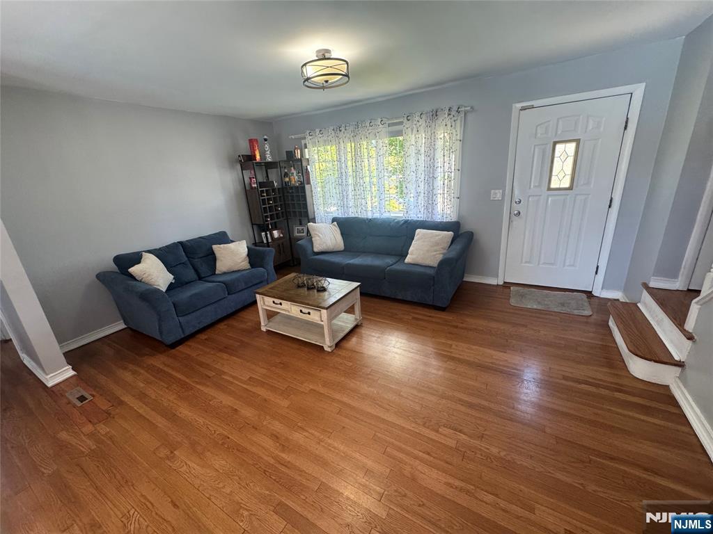 4th image of 9 Wallace Ln, Woodland Park, NJ 07424 | MLS# 26023157