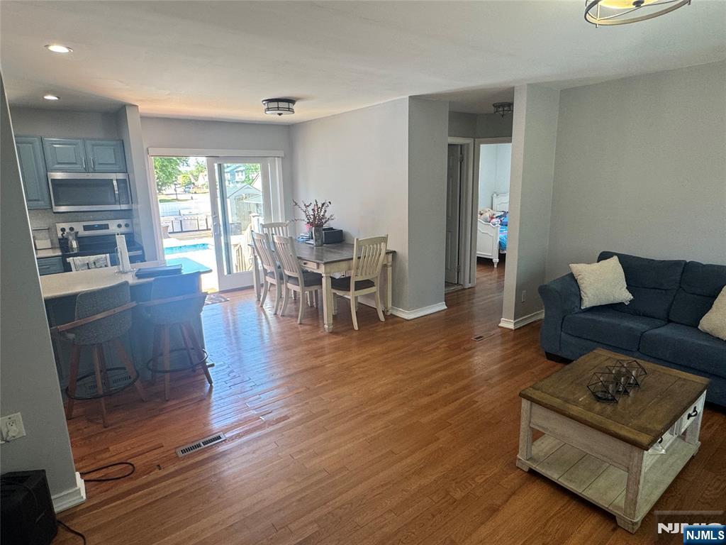 5th image of 9 Wallace Ln, Woodland Park, NJ 07424 | MLS# 26023157