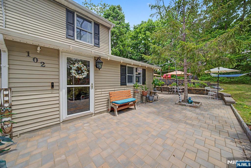102 Belleview Avenue