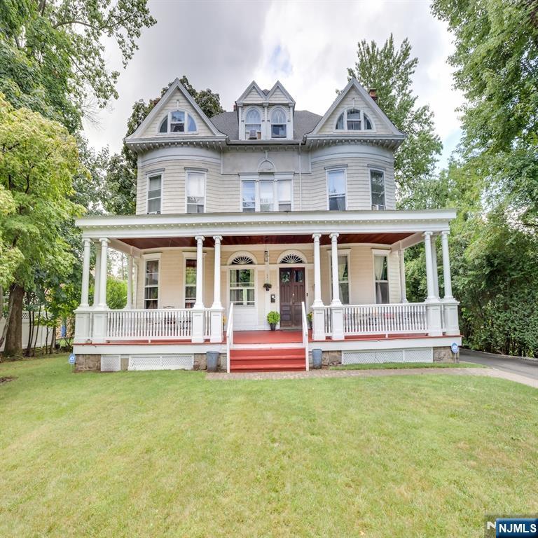 413 Centre Street - Photo 1