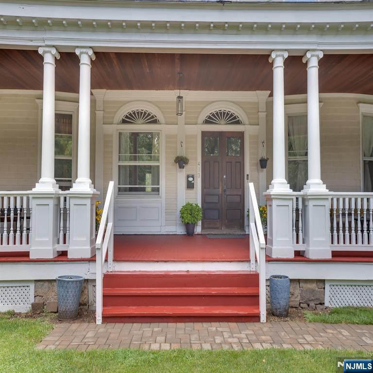 413 Centre Street - Photo 4