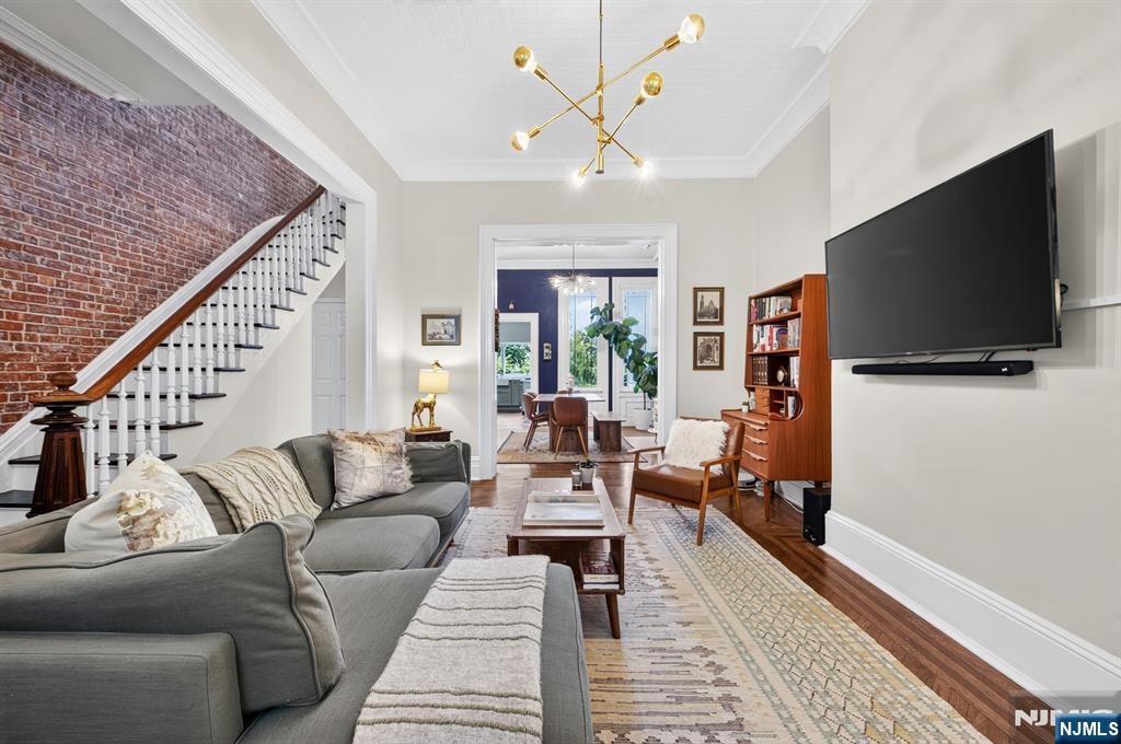 254 Ogden Avenue - Photo 4