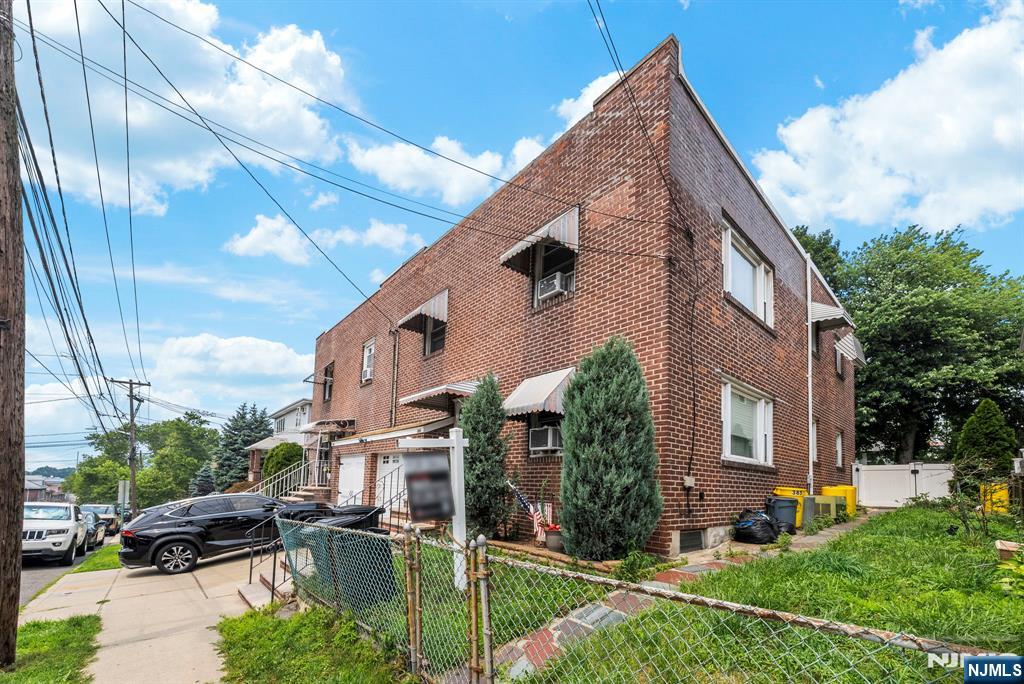385 Mckinley St, Fairview, NJ 07022