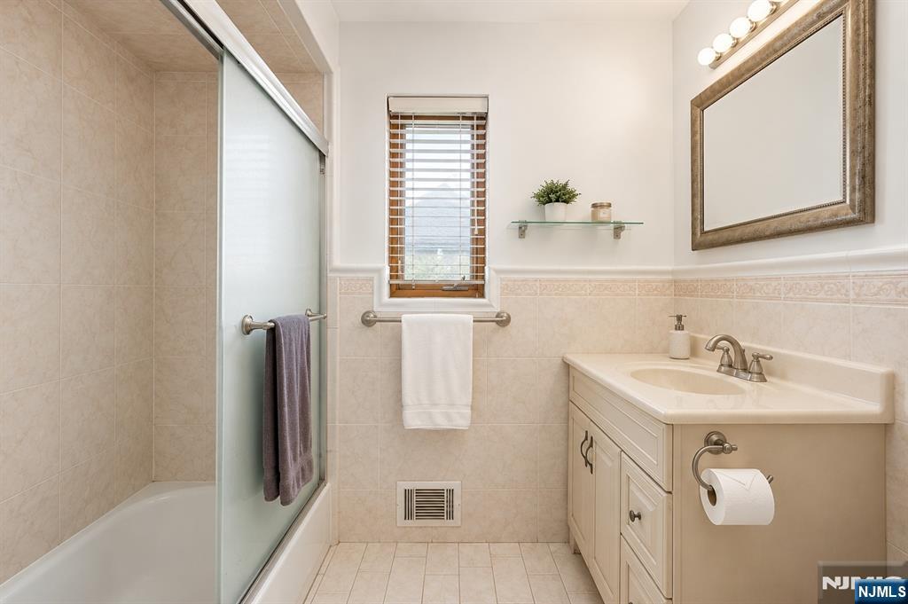 545 Summit Street — photo 13