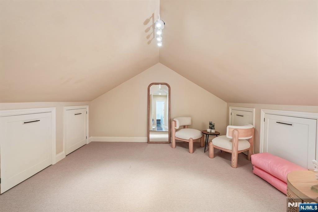 650 Fairview Place — photo 34