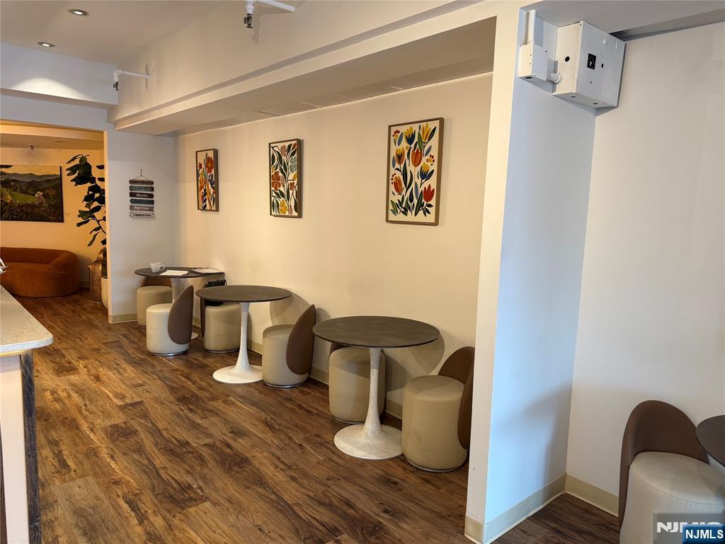 230 Main St, Fort Lee, NJ 07024