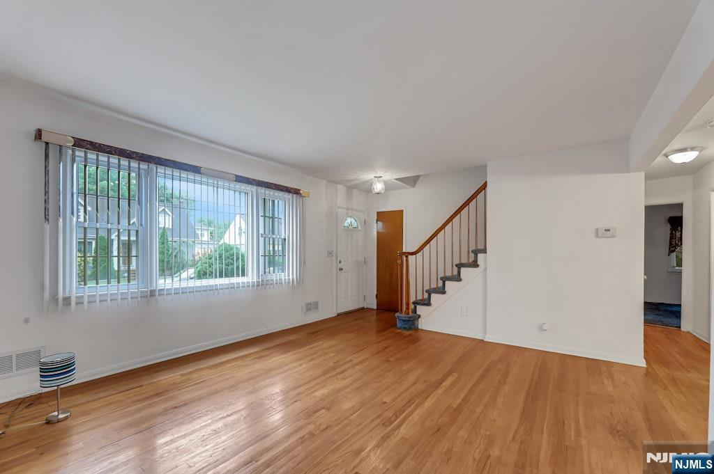 195 Bergen Ave, New Milford, NJ 07646