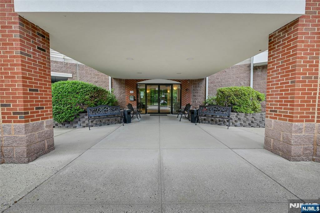 189 Forest Avenue 219 - Photo 3