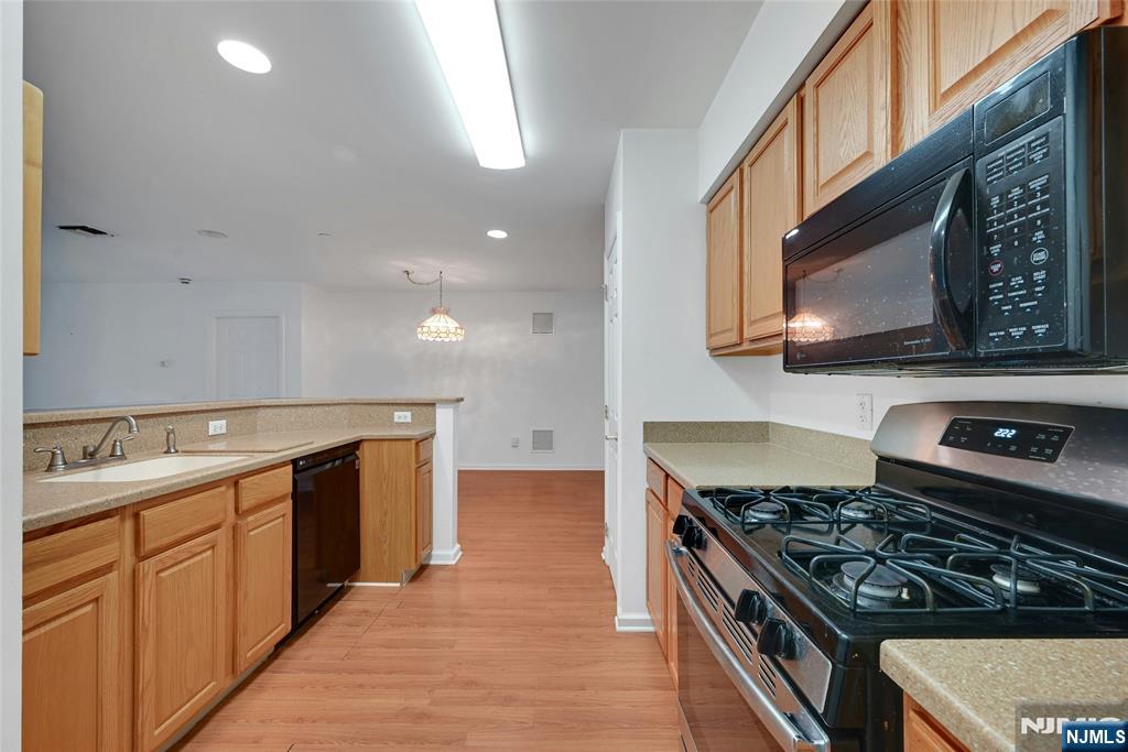 189 Forest Avenue 219 - Photo 4