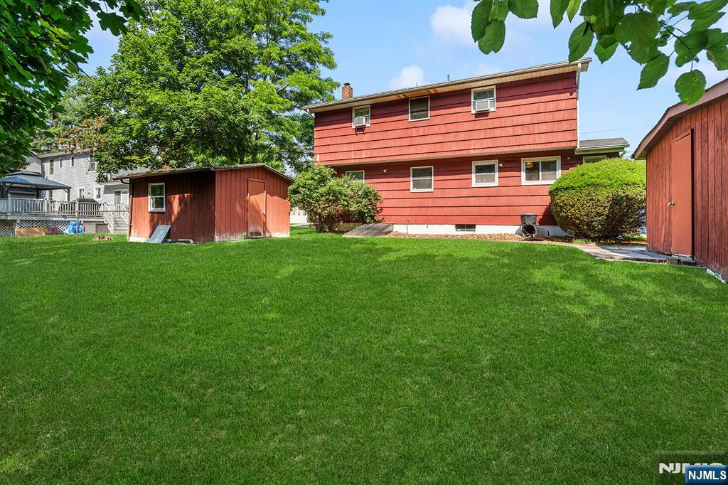 354 Terhune Ave, Paramus, NJ 07652