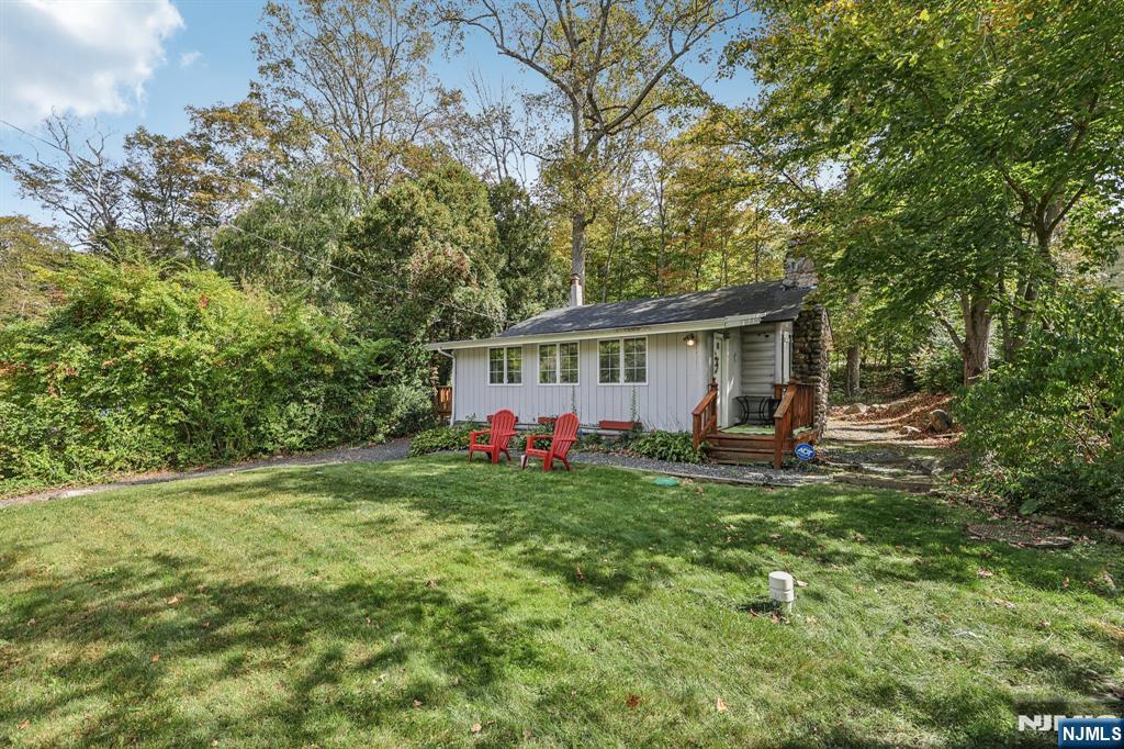 8 Woodland Road - Photo 2
