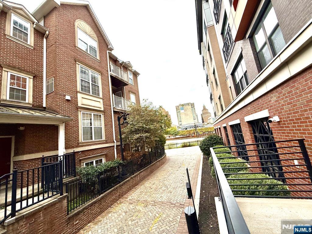 201 Dey Street 110 - Photo 2