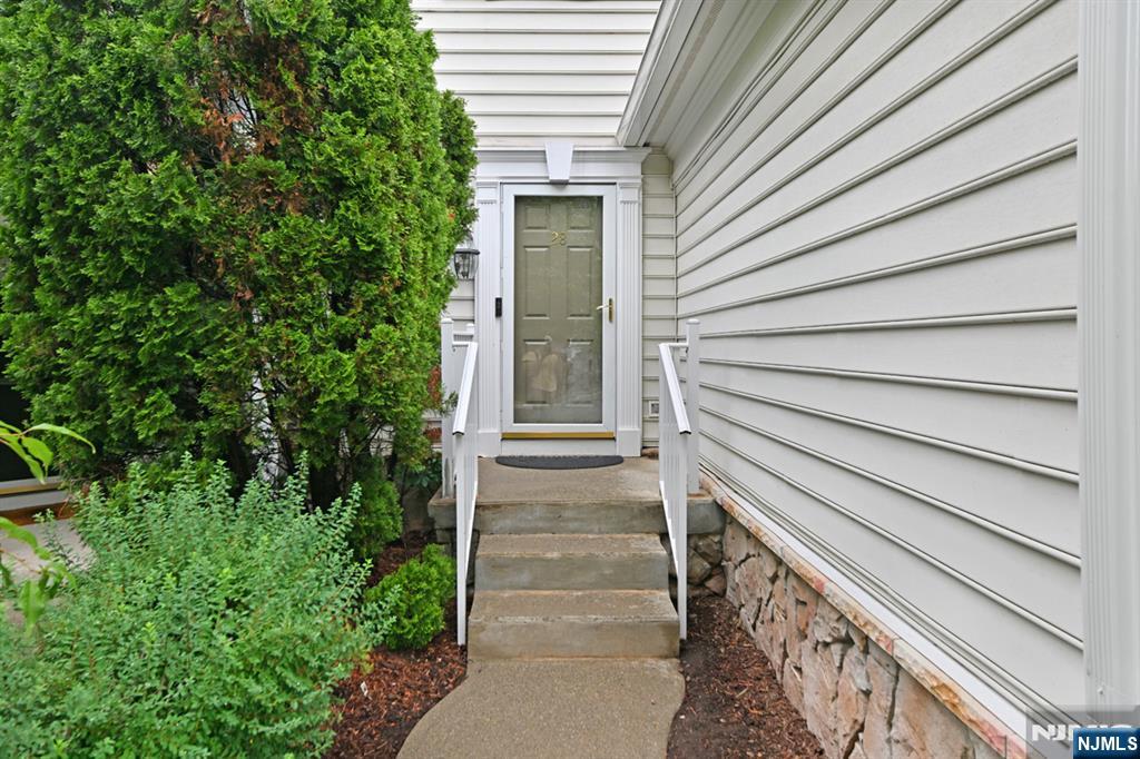 28 Thistle Drive - Photo 3