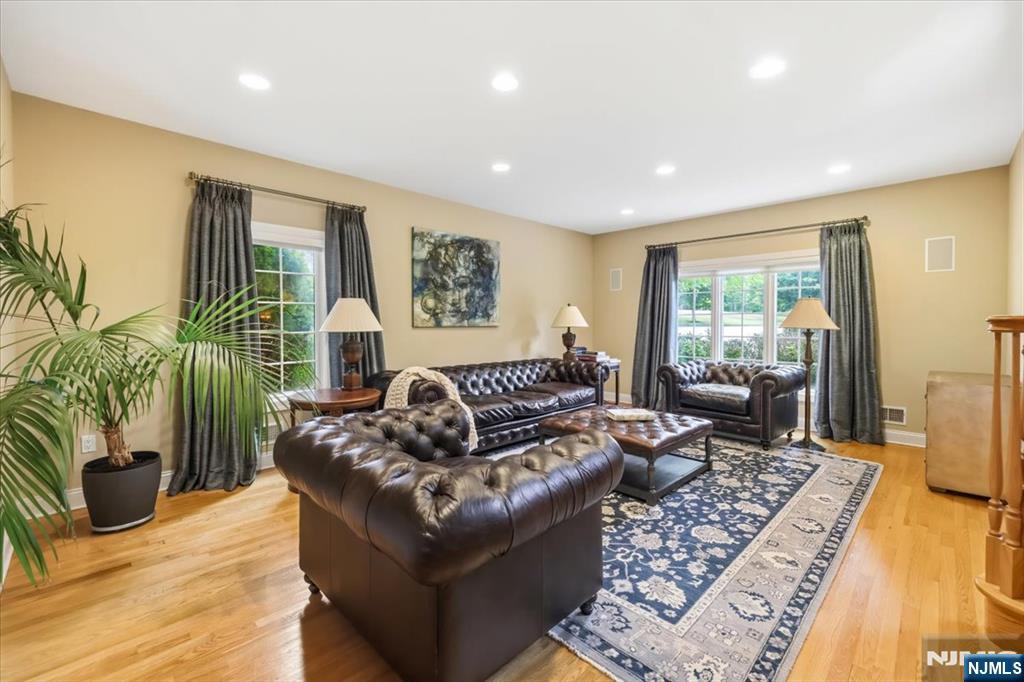 4 Centennial Court - Photo 5