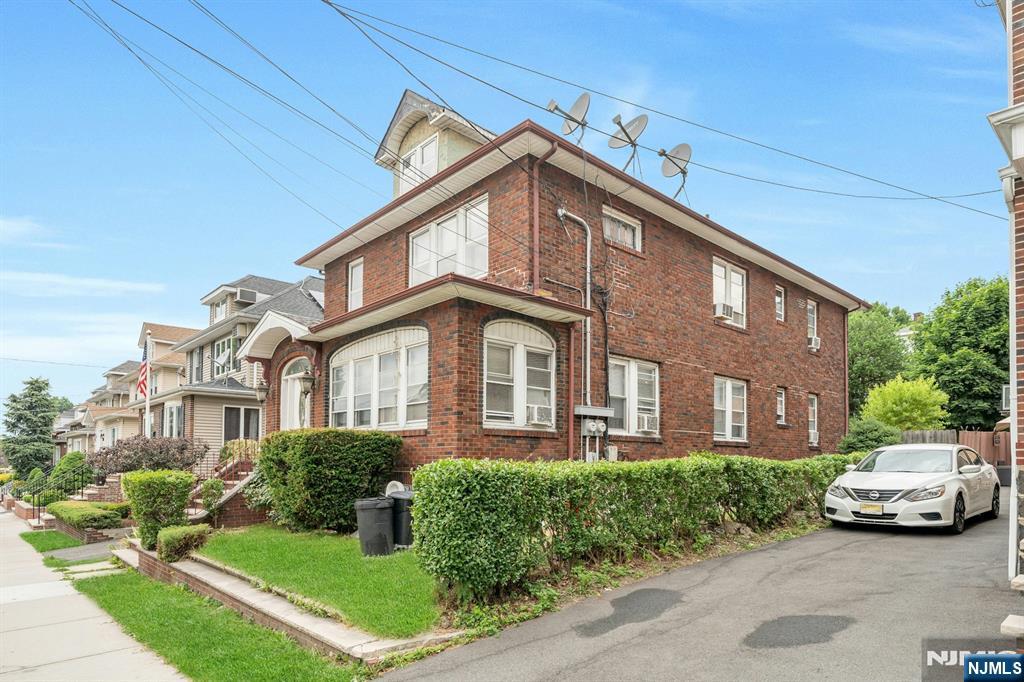 417 Oakdene Avenue - Photo 2