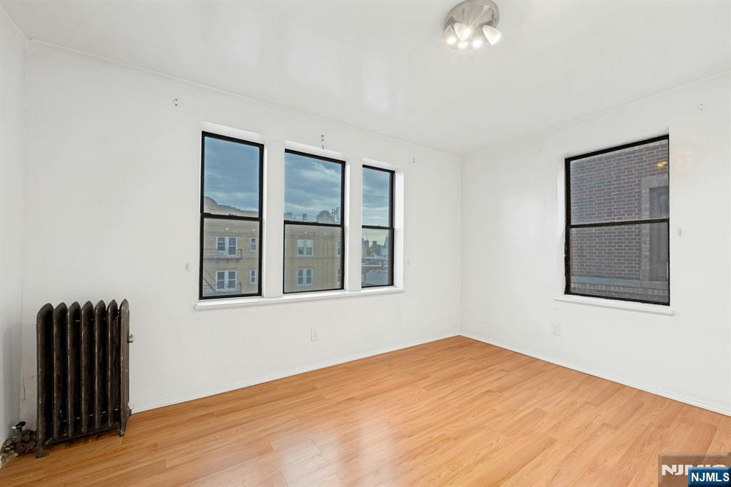 6601 Bdway E7 - Photo 5