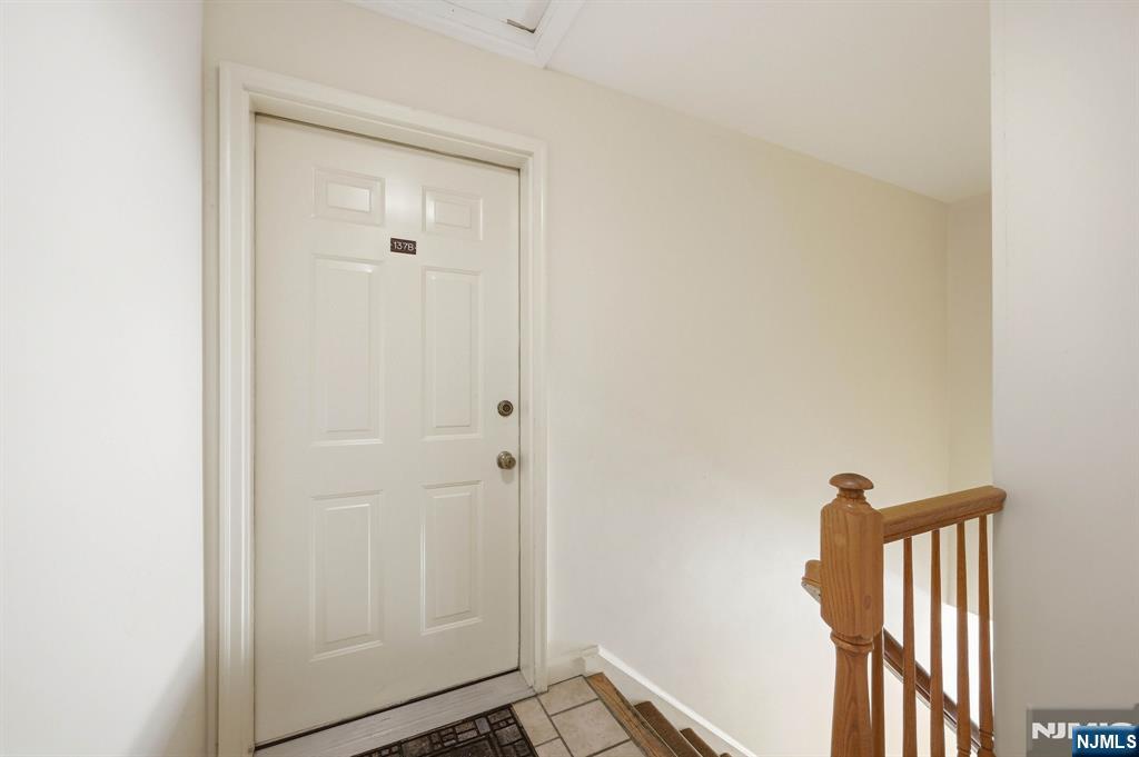 137 S Maple Avenue B - Photo 2