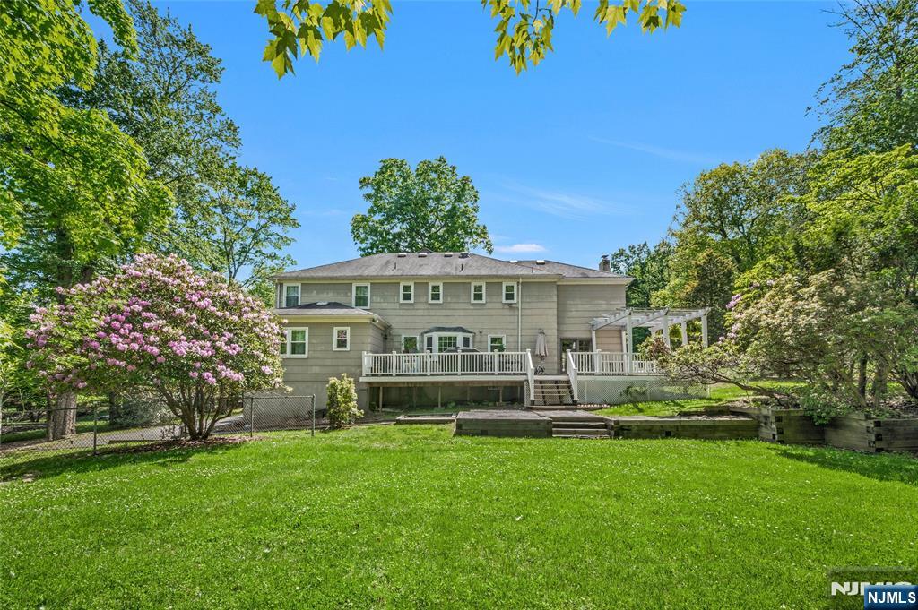 9 Wooded Hill Lane — photo 4