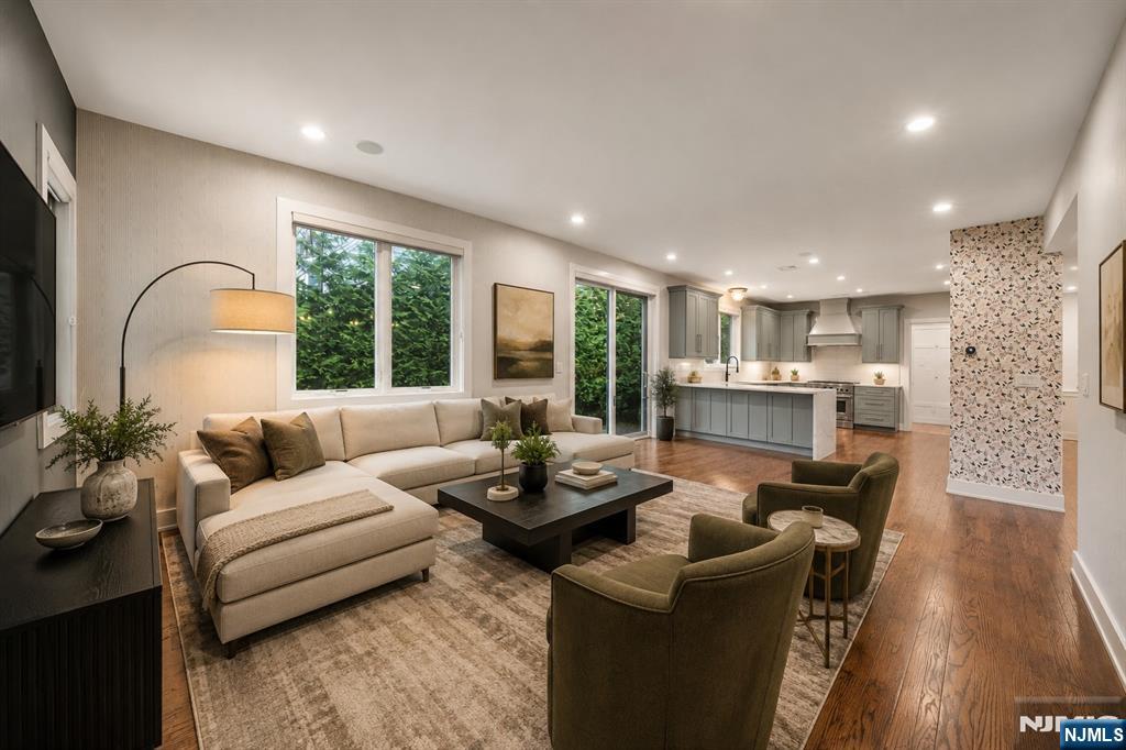 55 Cedar Street — photo 10