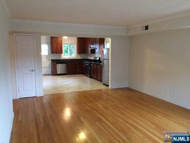 499 Brinkerhoff Avenue 2nd Fl - Photo 2