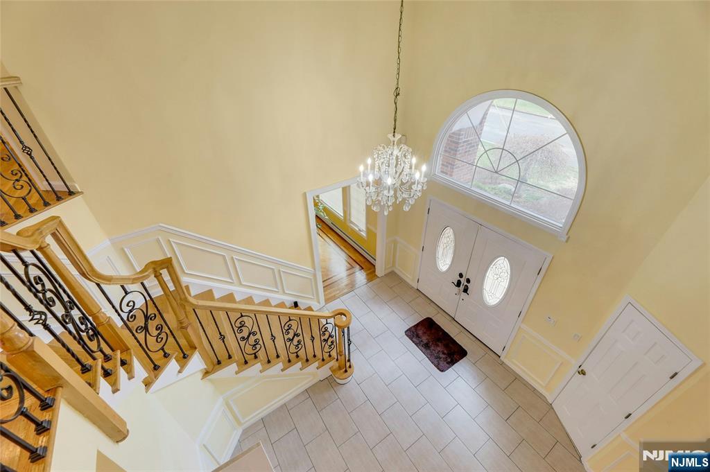 411 Fairway Dr, Leonia, NJ 07605