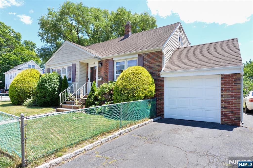 242 Prospect Street - Photo 2