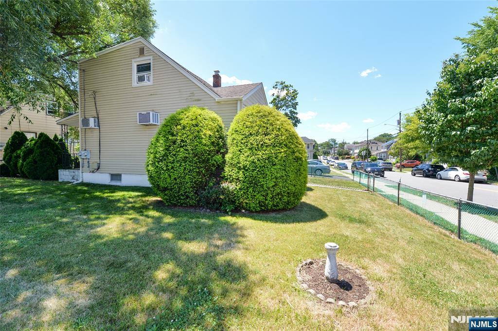 242 Prospect Street - Photo 3