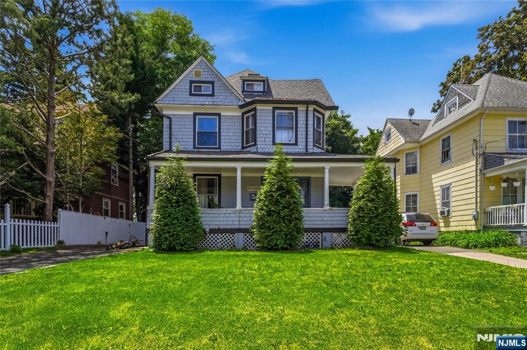 283 Hamilton Pl, Hackensack, NJ 07601