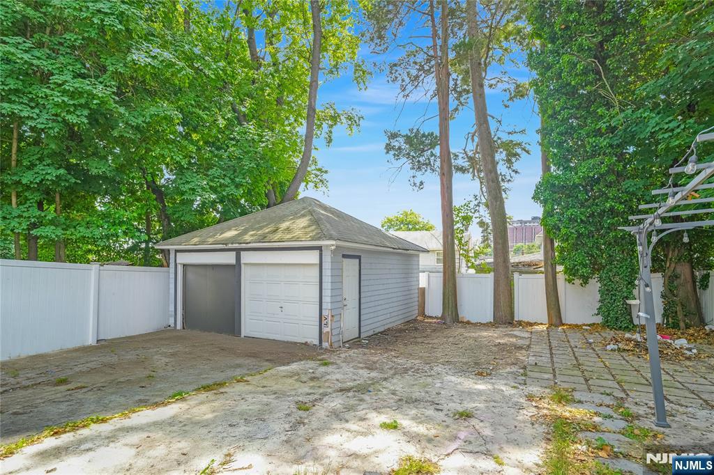 283 Hamilton Pl, Hackensack, NJ 07601