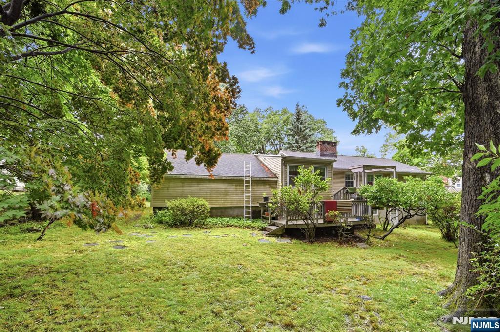 51 Crystal Avenue - Photo 4