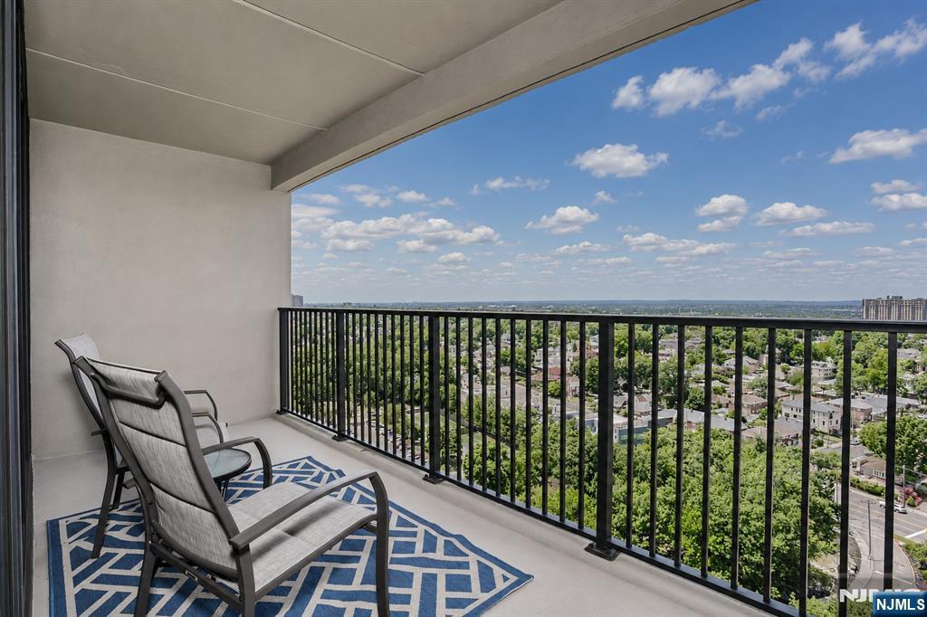 6 Horizon Rd #1904, Fort Lee, NJ 07024