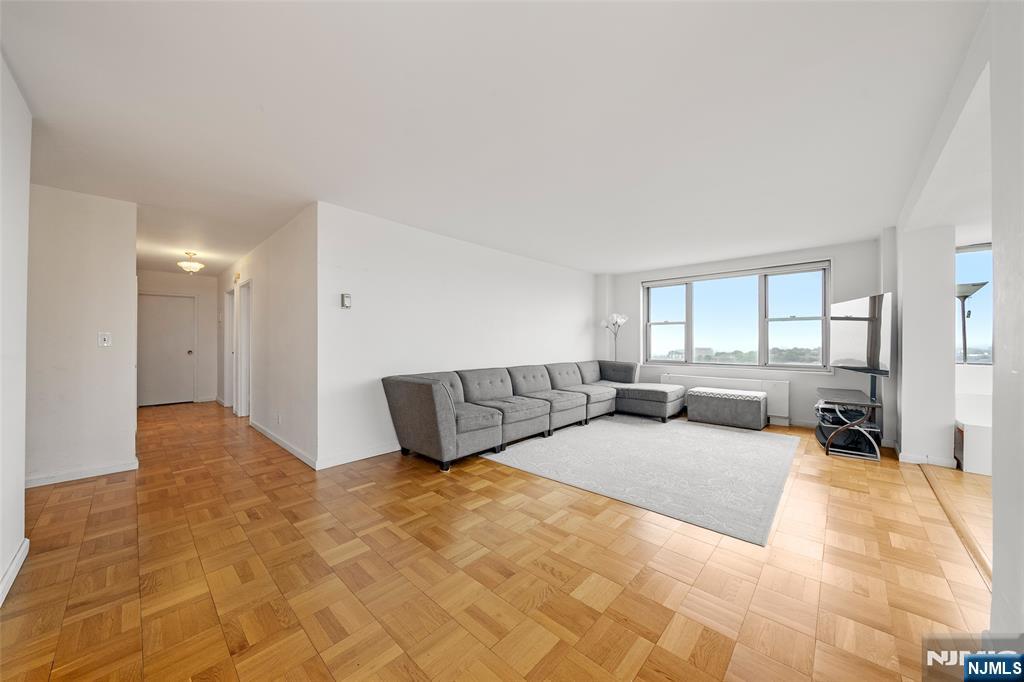 2100 Linwood Ave #19V, Fort Lee, NJ 07024