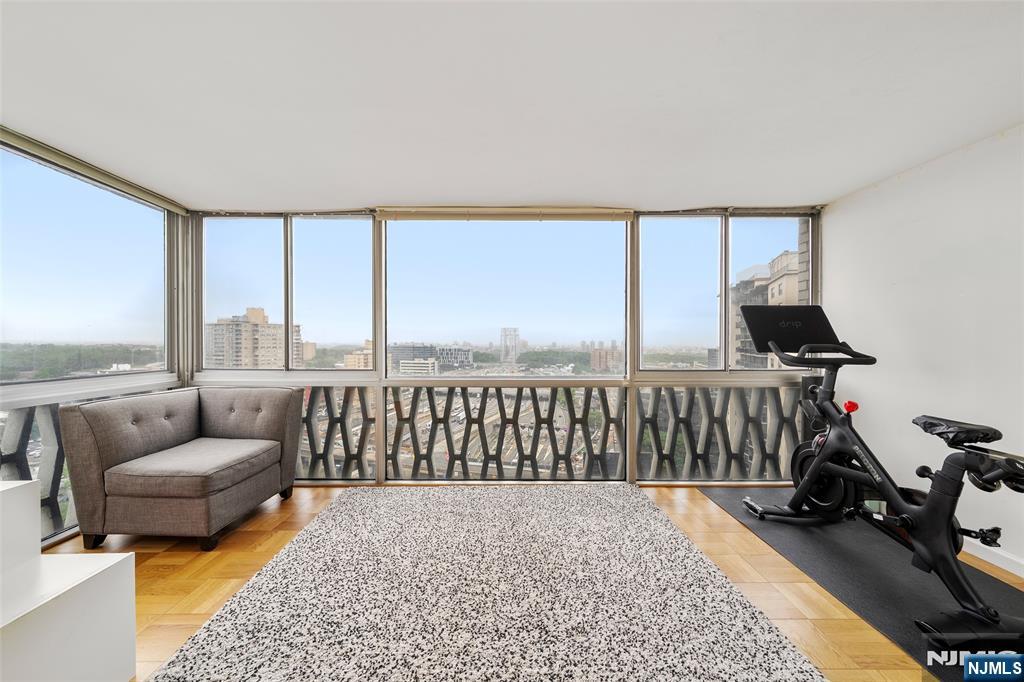 2100 Linwood Ave #19V, Fort Lee, NJ 07024