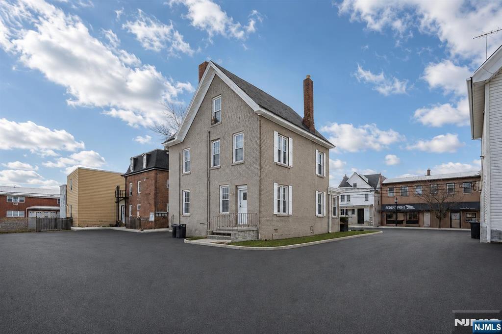 118 Hudson Street - Photo 2