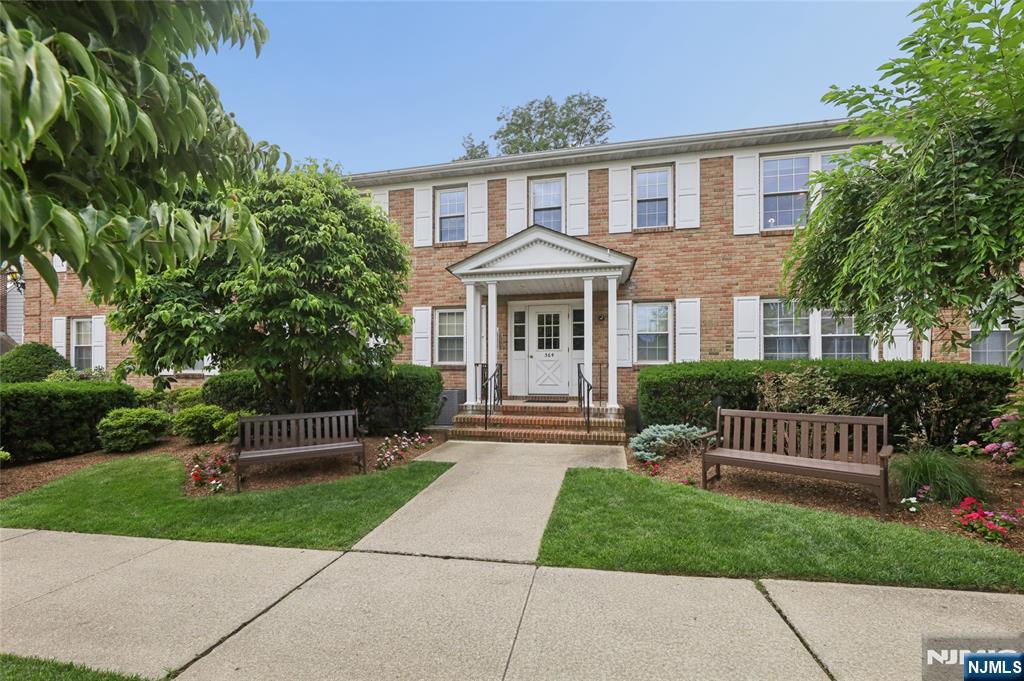 364 Ridgewood Avenue 3 - Photo 1