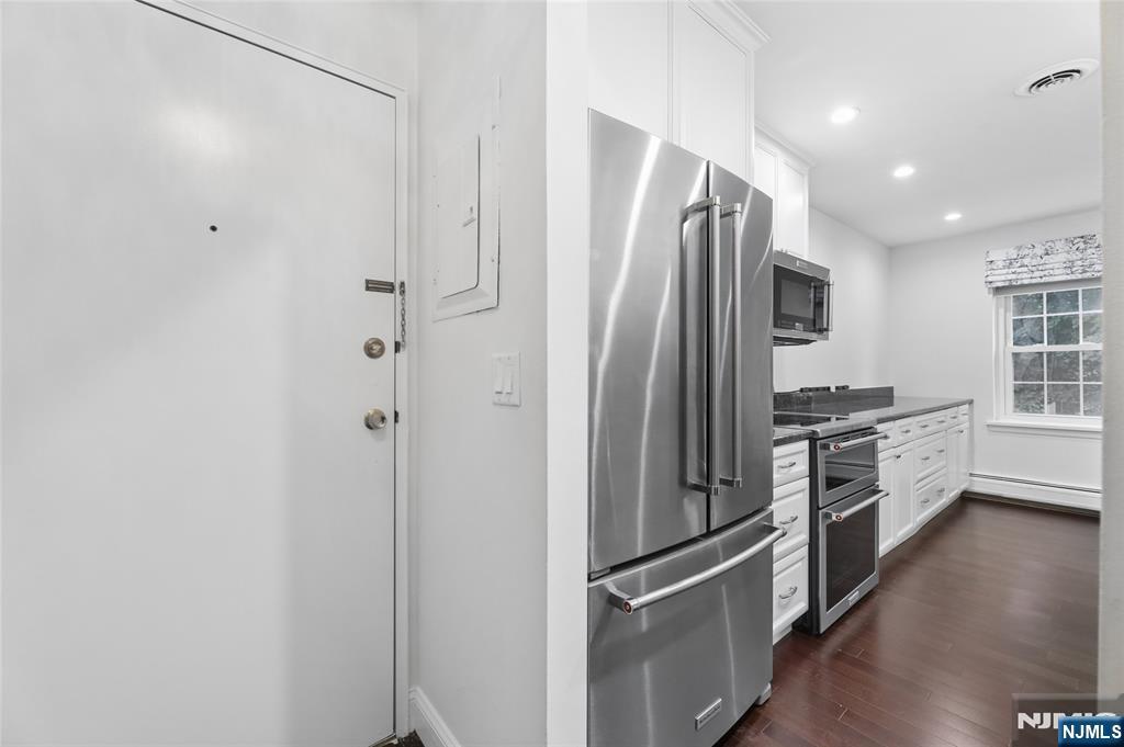 364 Ridgewood Avenue 3 - Photo 5
