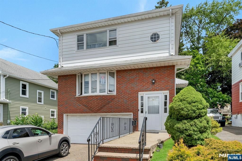 723 2nd Ave, Lyndhurst, NJ 07071
