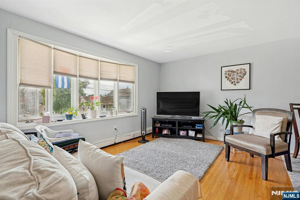 723 2nd Ave, Lyndhurst, NJ 07071