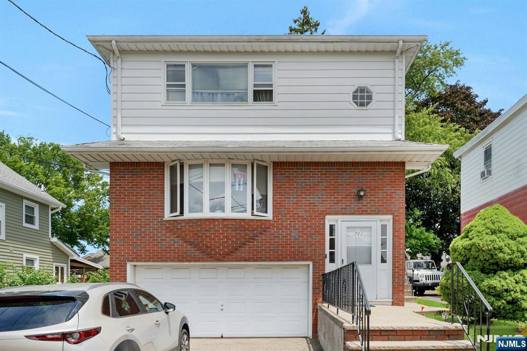 723 2nd Ave, Lyndhurst, NJ 07071