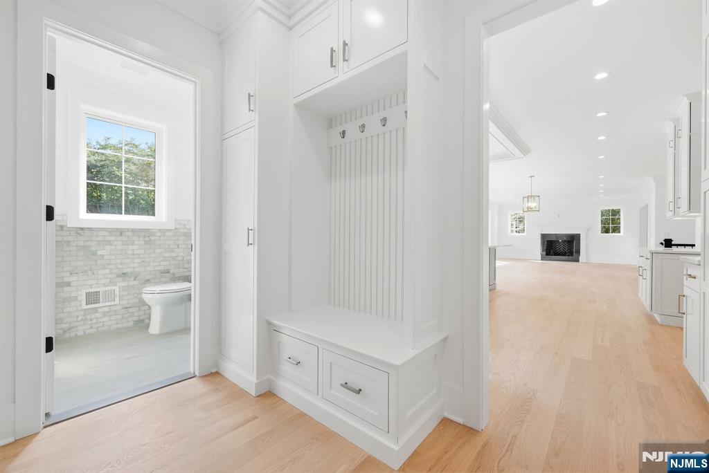 Photo 4 of Single family home for sale at 432 Glendale Rd, Wyckoff, NJ 07481 | MLS# 26023366 | Listing updated on 2026-09-18