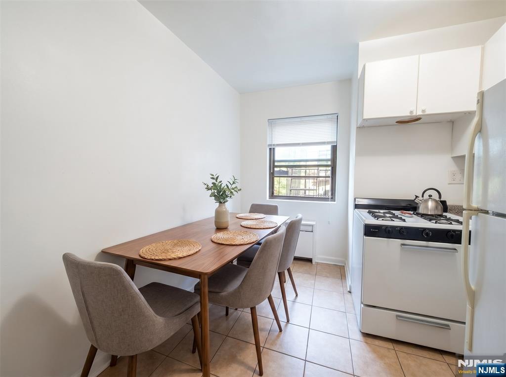 3050 Edwin Ave #3F, Fort Lee, NJ 07024
