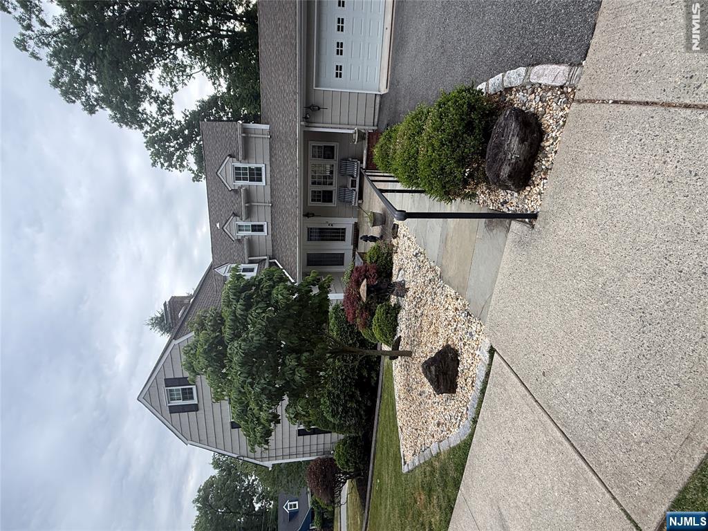 Homes for sale in Verona, NJ | 53 Howard St, Verona, NJ 07044 | MLS# 26023386
