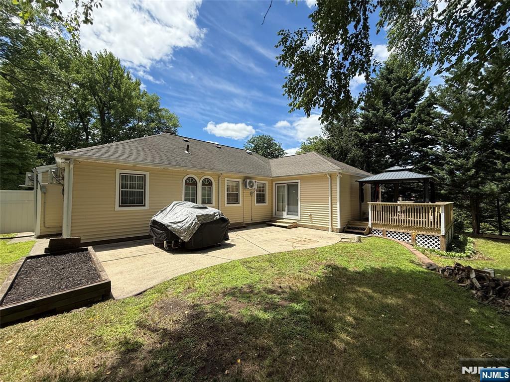 274 Elm Avenue - Photo 3