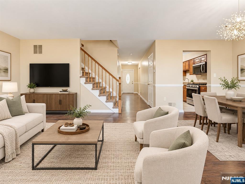 7 Sloop Square - Photo 1