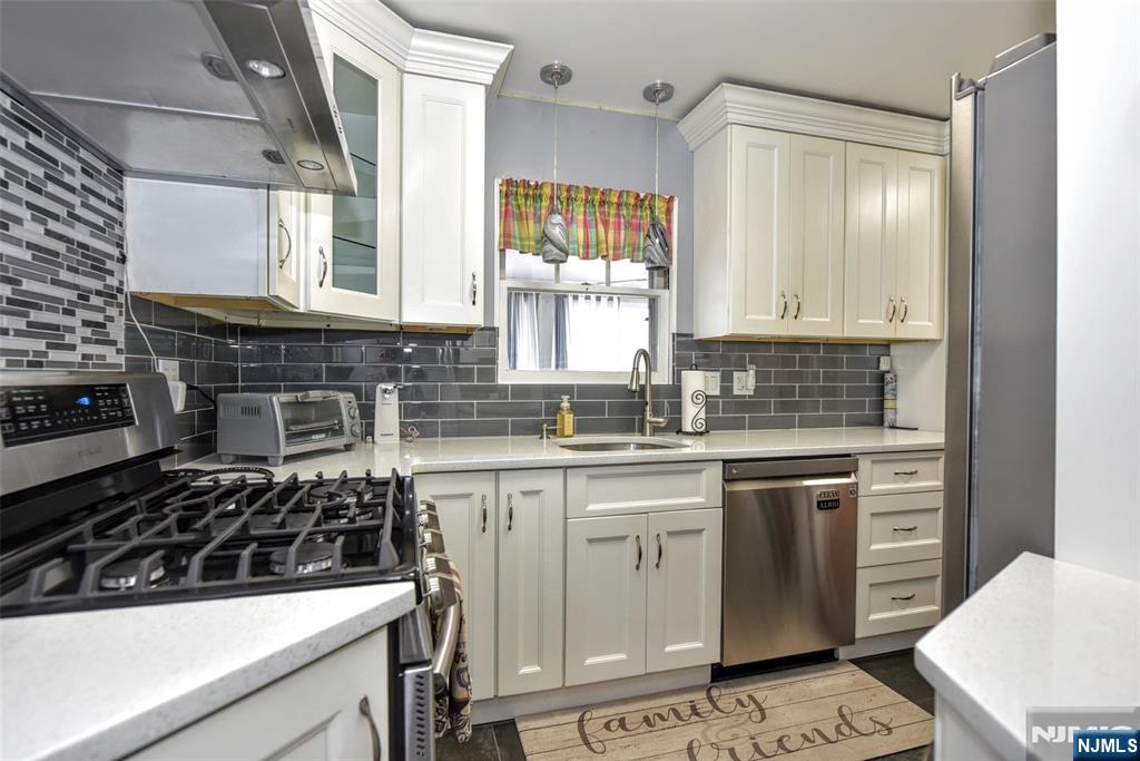 Photo 3 of Single family home for sale at 166 Kent St, Hackensack, NJ 07601 | MLS# 26023403 | Listing updated on 2026-09-18