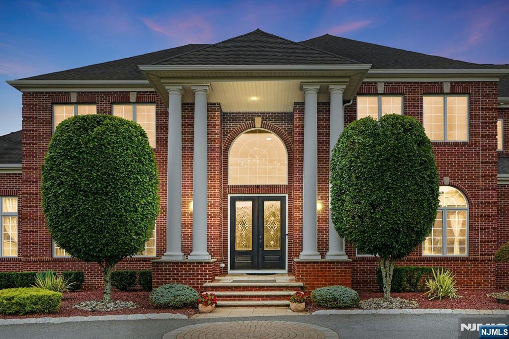 7 Crystal Court - Photo 2