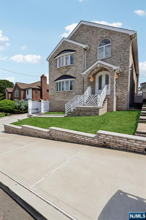 11 Linden Avenue - Photo 2