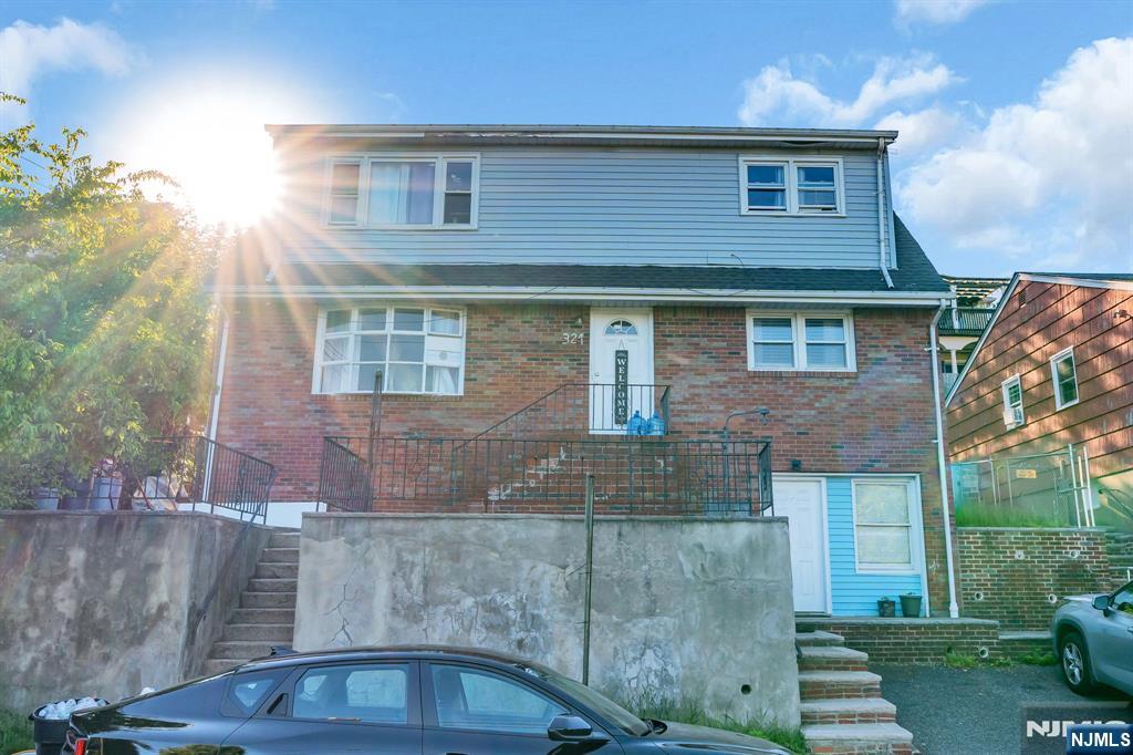 321 Farnham Ave, Lodi, NJ 07644